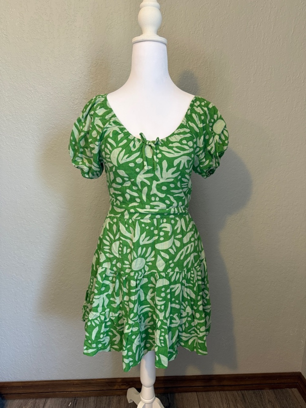 CHELSEA & VIOLET girls green pattern dress